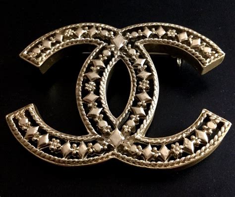 chanel free brooch